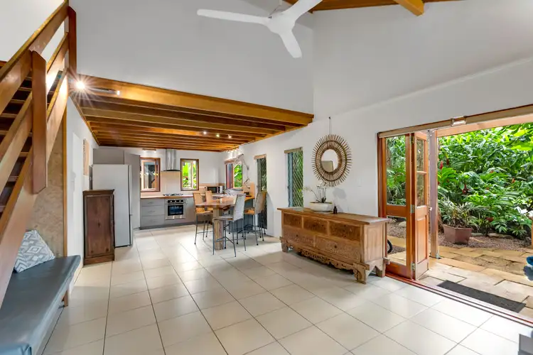 27 Bouganvillea Street, Holloways Beach QLD 4878