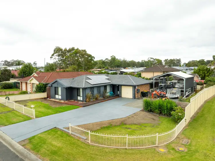 1 Kembla Close