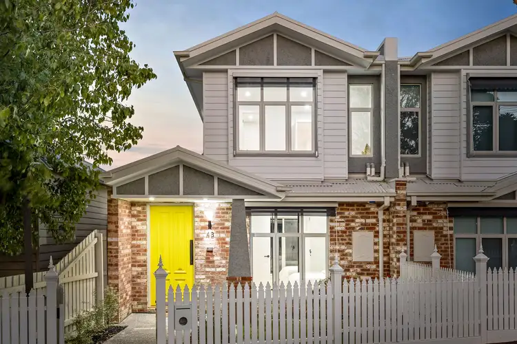 4B Larnoo Avenue, Brunswick West VIC 3055