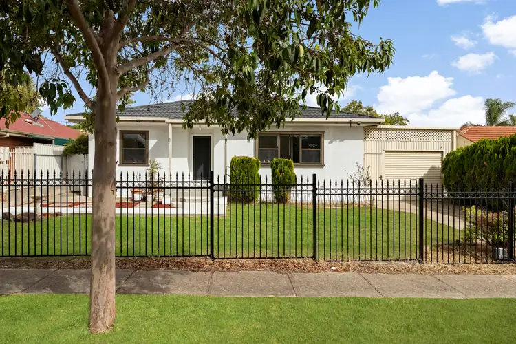 11 Ellis Street