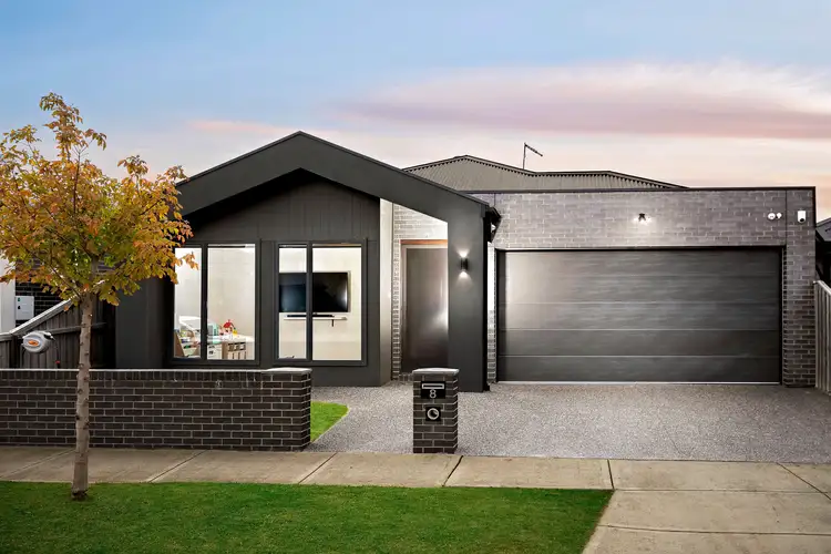 8 Saffron Street, Greenvale VIC 3059