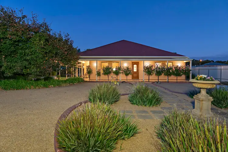 4 Parkers Road