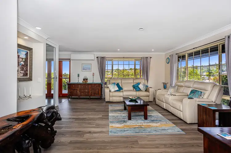 14 Tristania Way, Highland Park QLD 4211