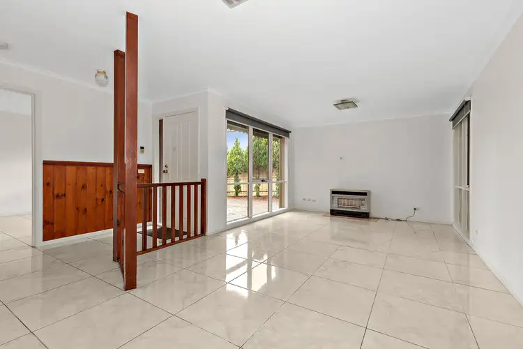 8 Fosters Court, Cranbourne North VIC 3977