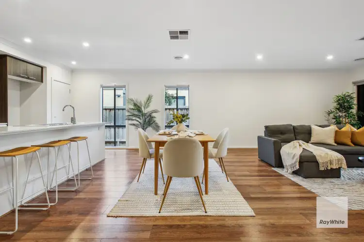 Fifth view of Homely house listing, 28 Orinoco Chase, Werribee VIC 3030