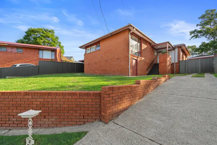 4 Yanderra Close