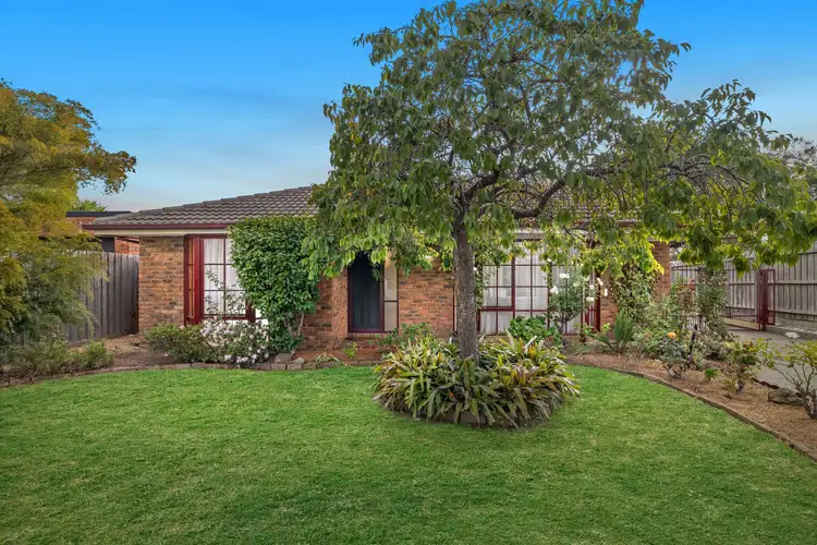 7 Collins Crescent