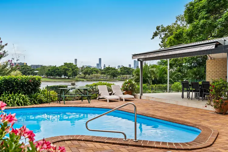 27/82 Sandford Street, St Lucia QLD 4067