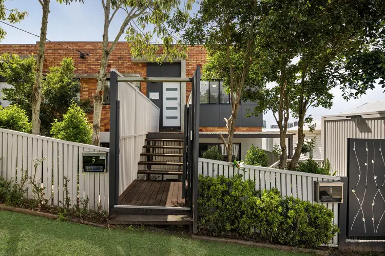 2/11 Wordsworth Street, Bulimba QLD 4171