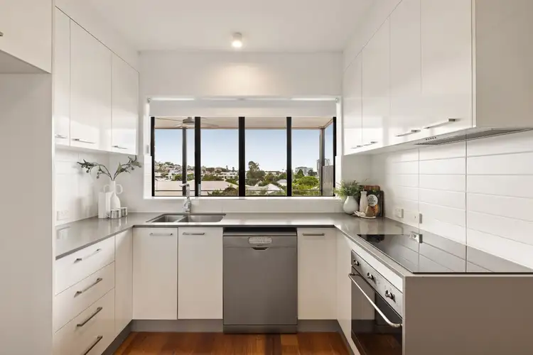 Sixth view of Homely unit listing, 2/11 Wordsworth Street, Bulimba QLD 4171