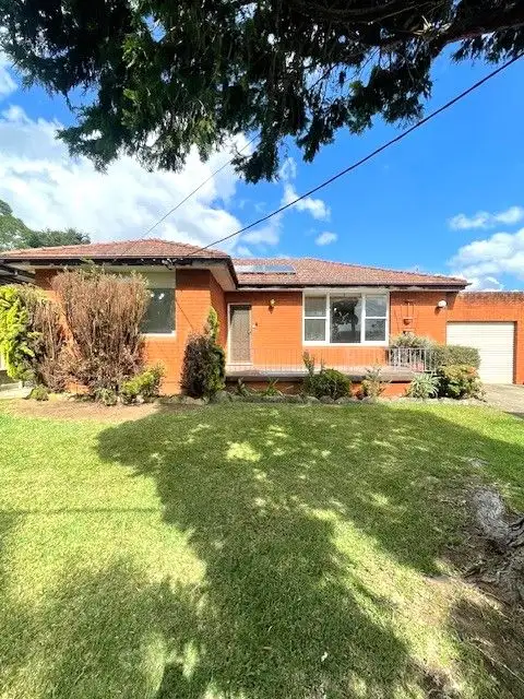 18 Kerrie Crescent, Peakhurst NSW 2210