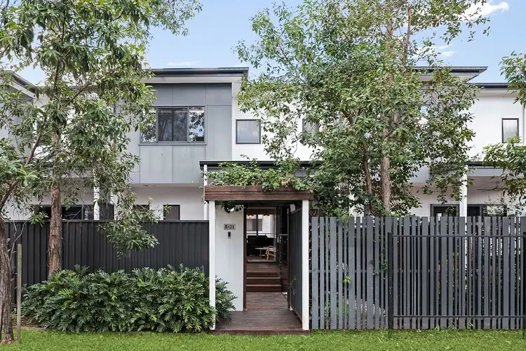 8/21 Kersley Road, Kenmore QLD 4069