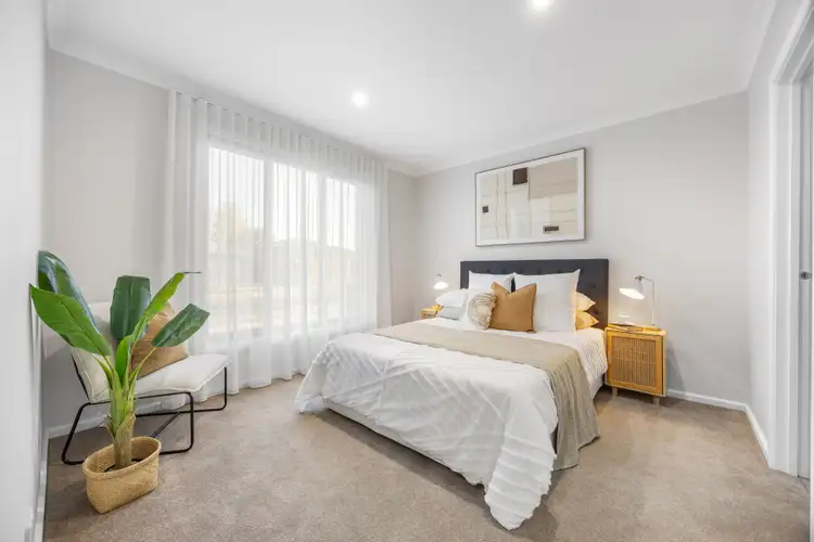 Fifth view of Homely house listing, 32 Limetree Way, Lake Gardens VIC 3355