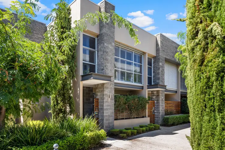 4 Southcott Walk