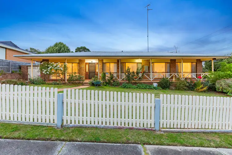 Second view of Homely house listing, 2 Elizabeth Court, Pakenham VIC 3810
