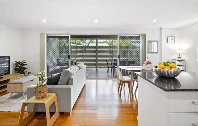 38 Douglas Street, St Lucia QLD 4067