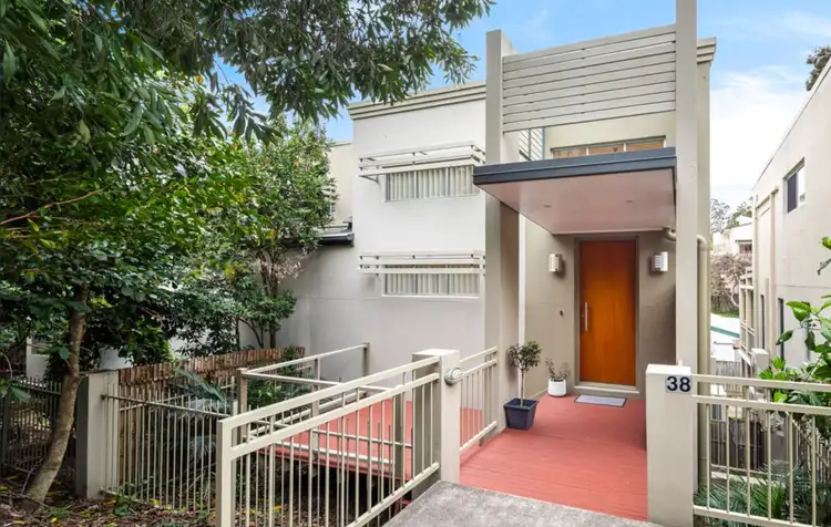 38 Douglas Street, St Lucia QLD 4067
