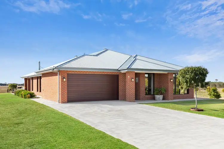 90 Regent Street, Little River VIC 3211