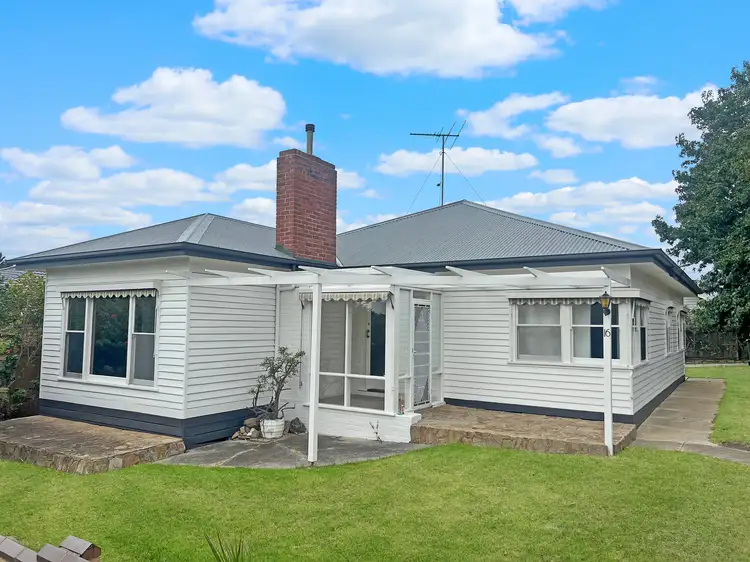 16 Wyuna Parade, Belmont VIC 3216
