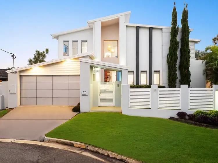 23 Pearl Key, Broadbeach Waters QLD 4218