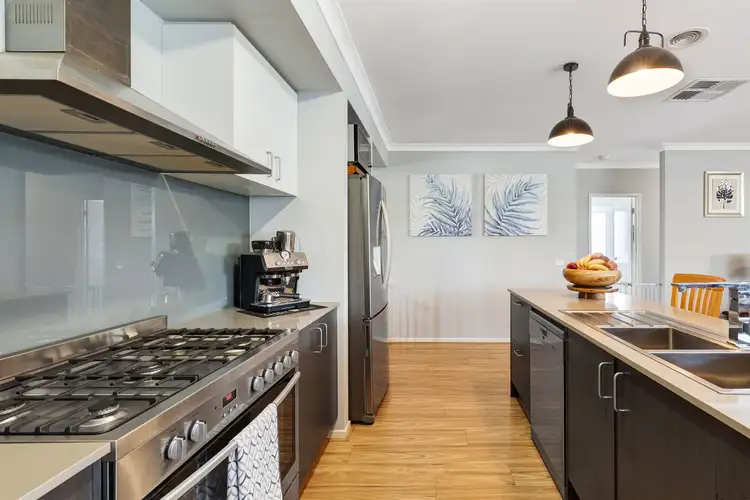 Fifth view of Homely house listing, 172 Mandalay Circuit, Beveridge VIC 3753