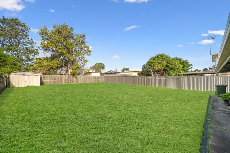 24 Sportsground Street