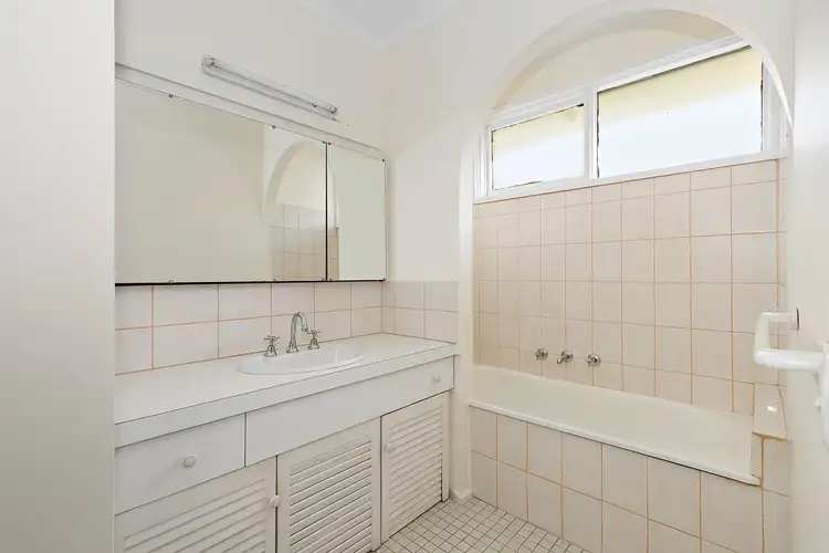 Fifth view of Homely house listing, 5 Chaucer Avenue, Frankston VIC 3199