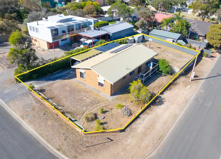 8 Heath Street, Victor Harbor SA 5211