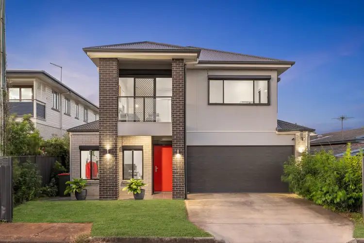 8 Higlett Street, Scarborough QLD 4020