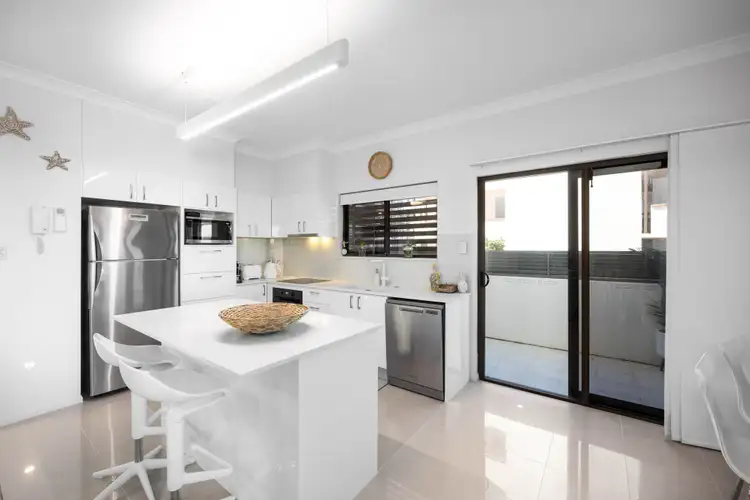 Sixth view of Homely unit listing, 2/50 King Street, Kings Beach QLD 4551