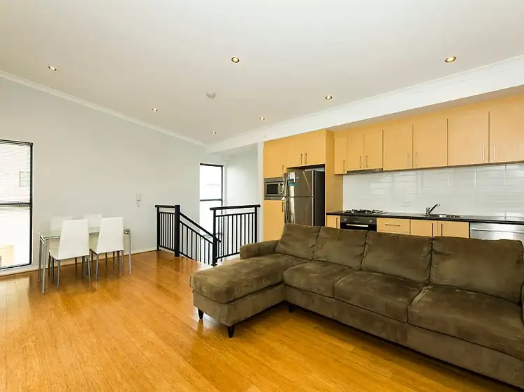 6/288 Harborne Street, Glendalough WA 6016