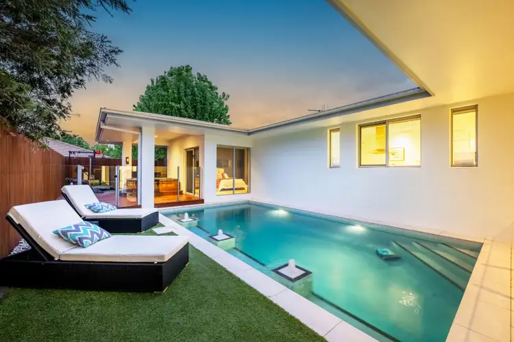 10 Eric Wright Street, Forde ACT 2914