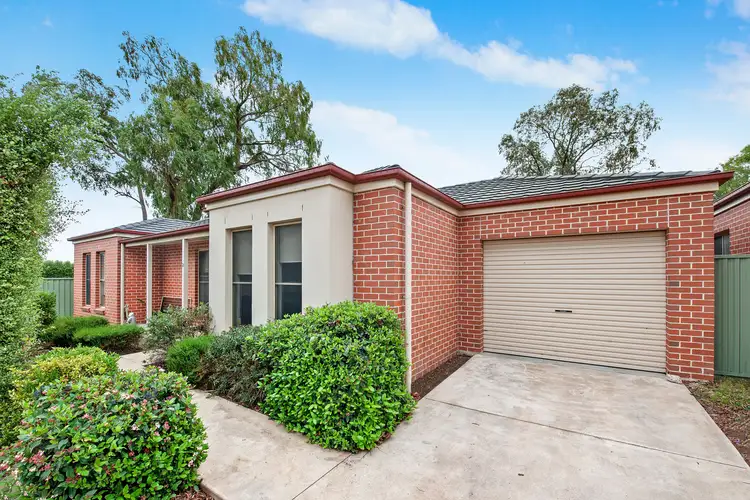2/14 Rattray Court, Canadian VIC 3350