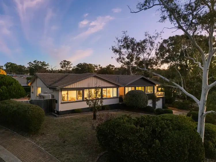2 Kinleyside Crescent, Weetangera ACT 2614