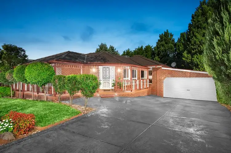 8 Laurina Turn, Mill Park VIC 3082