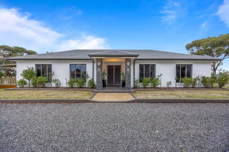 24 Raglan Street, Miners Rest VIC 3352