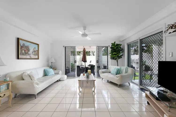1/100 Cotlew Street East, Southport QLD 4215