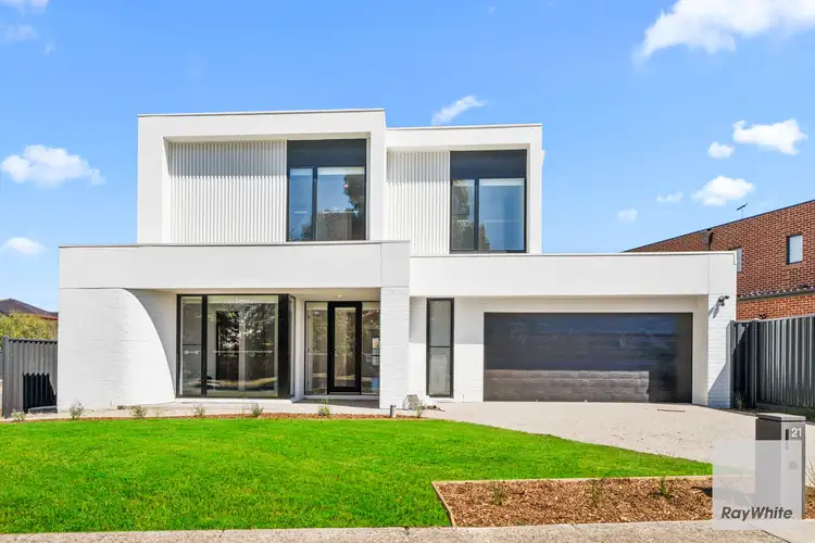 21 Verona Drive, Taylors Lakes VIC 3038