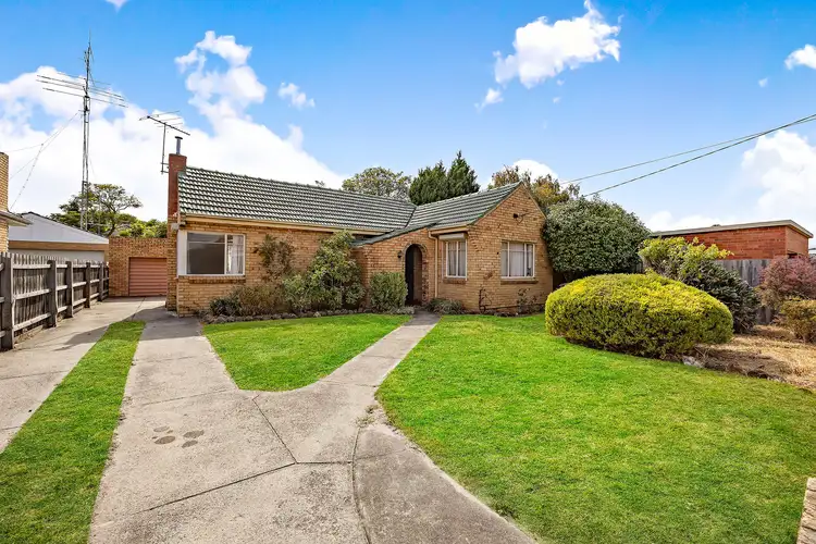 9 Dallas Avenue, Hughesdale VIC 3166