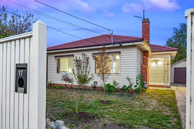 17 Alexandra Street, Sebastopol VIC 3356
