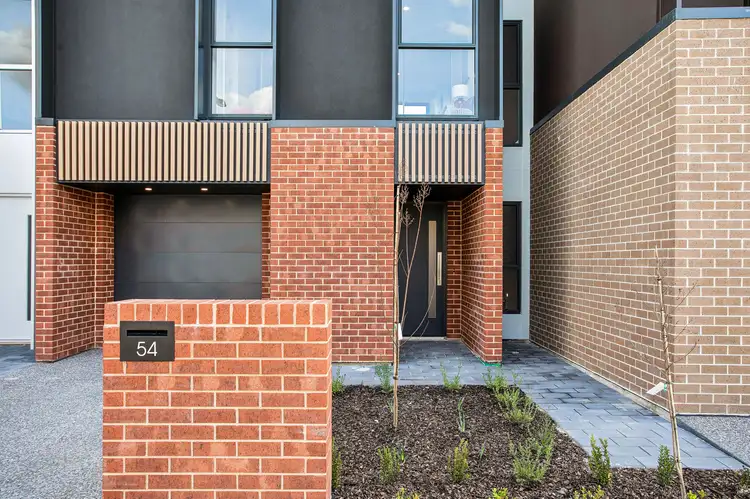 54 Lomandra Street