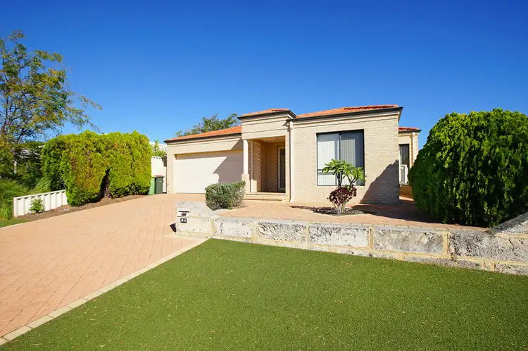 16A Fallow Crescent