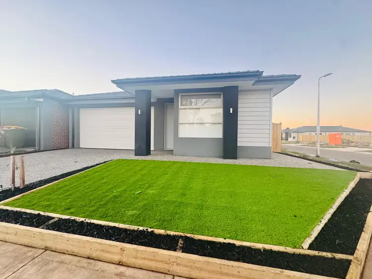 2 Auggie Way, Tarneit VIC 3029