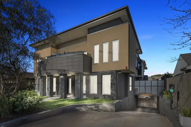 202/214 Warrigal Road, Oakleigh South VIC 3167
