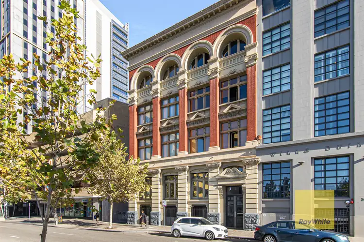 569 Wellington Street