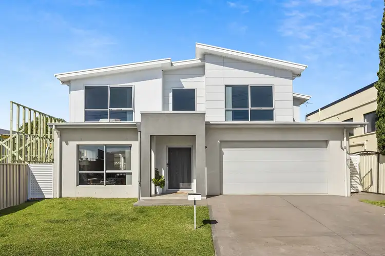 6 Newton Crescent