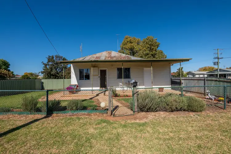 11 Oxford Street, Forbes NSW 2871