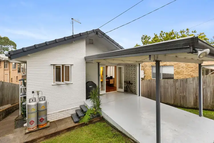 33 Crest Street, Mount Gravatt East QLD 4122