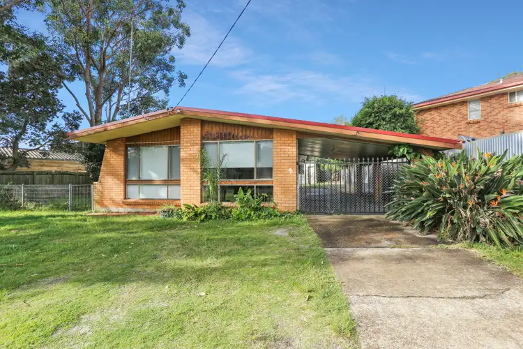 4 Karthena Crescent