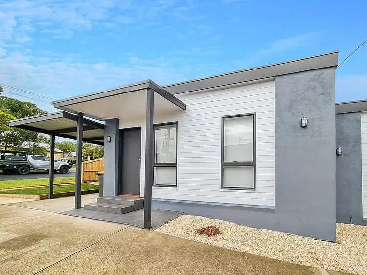 2/8 Iona Avenue, Belmont VIC 3216